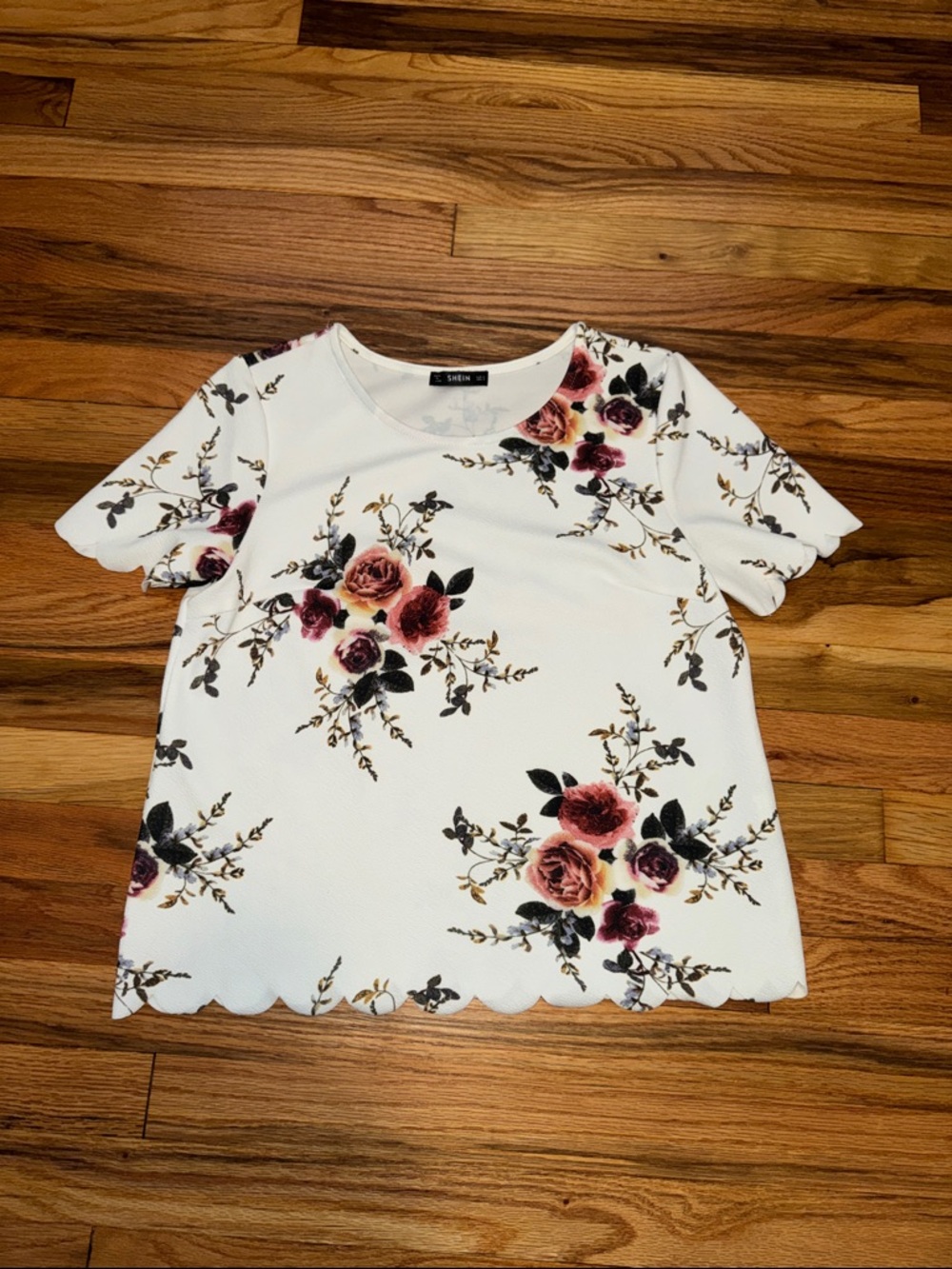 SHEIN Textured White Floral Short Sleeve Blouse Scalloped Hem Medium